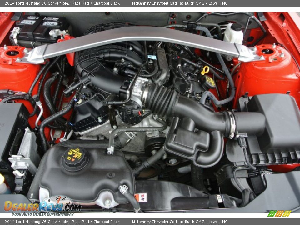 2014 Ford Mustang V6 Convertible Race Red / Charcoal Black Photo #26