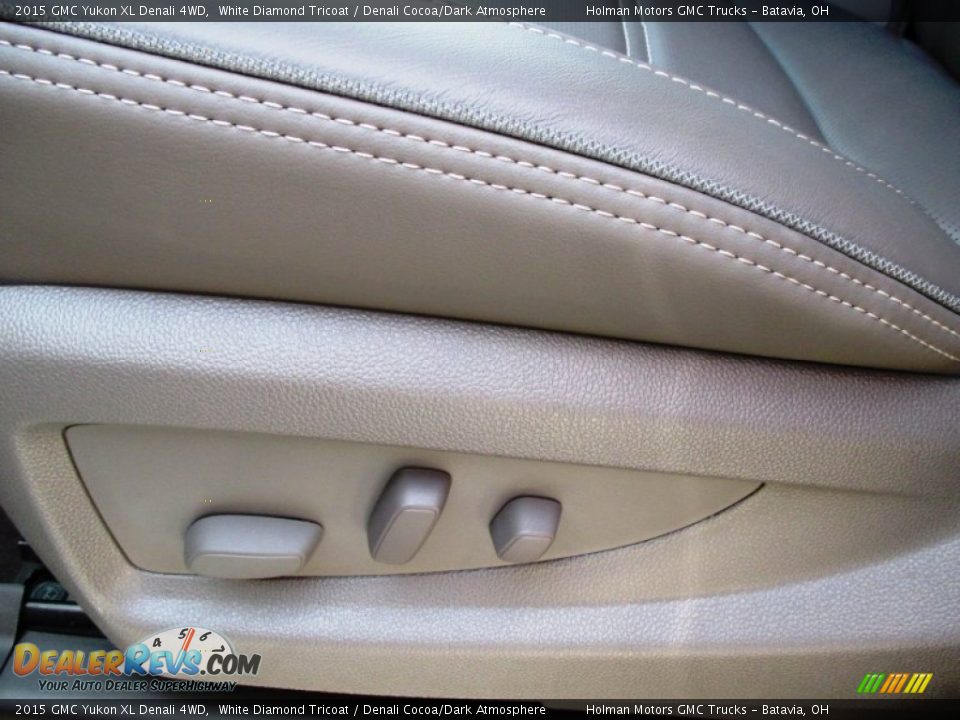 Front Seat of 2015 GMC Yukon XL Denali 4WD Photo #10