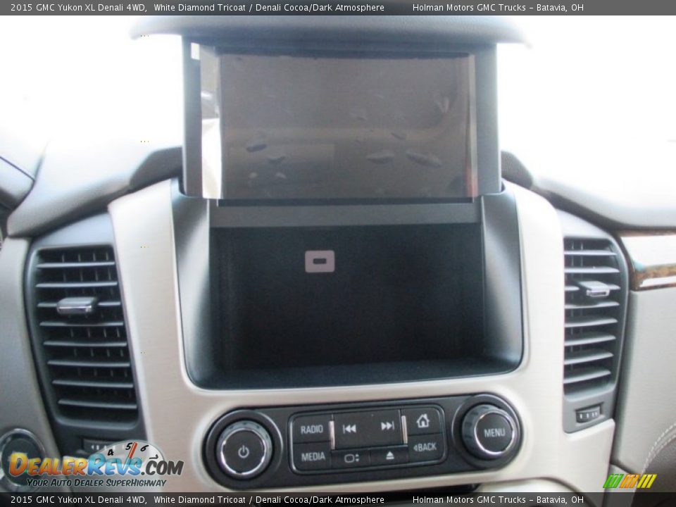 Controls of 2015 GMC Yukon XL Denali 4WD Photo #17