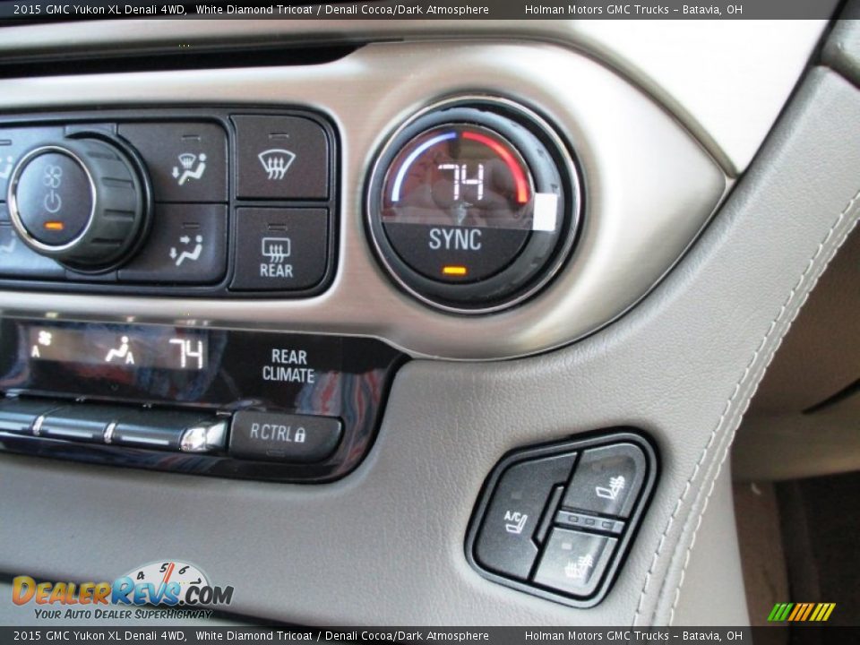 Controls of 2015 GMC Yukon XL Denali 4WD Photo #20
