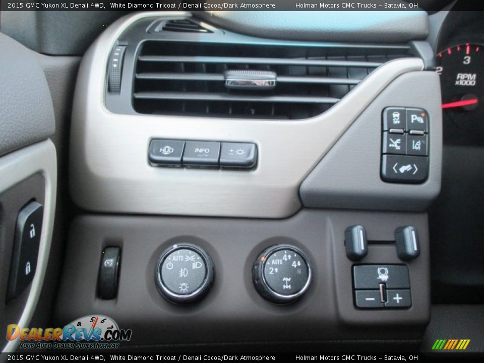 Controls of 2015 GMC Yukon XL Denali 4WD Photo #33