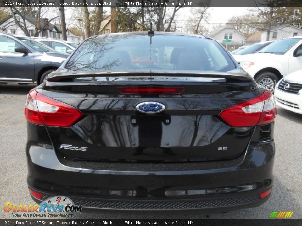 2014 Ford Focus SE Sedan Tuxedo Black / Charcoal Black Photo #5