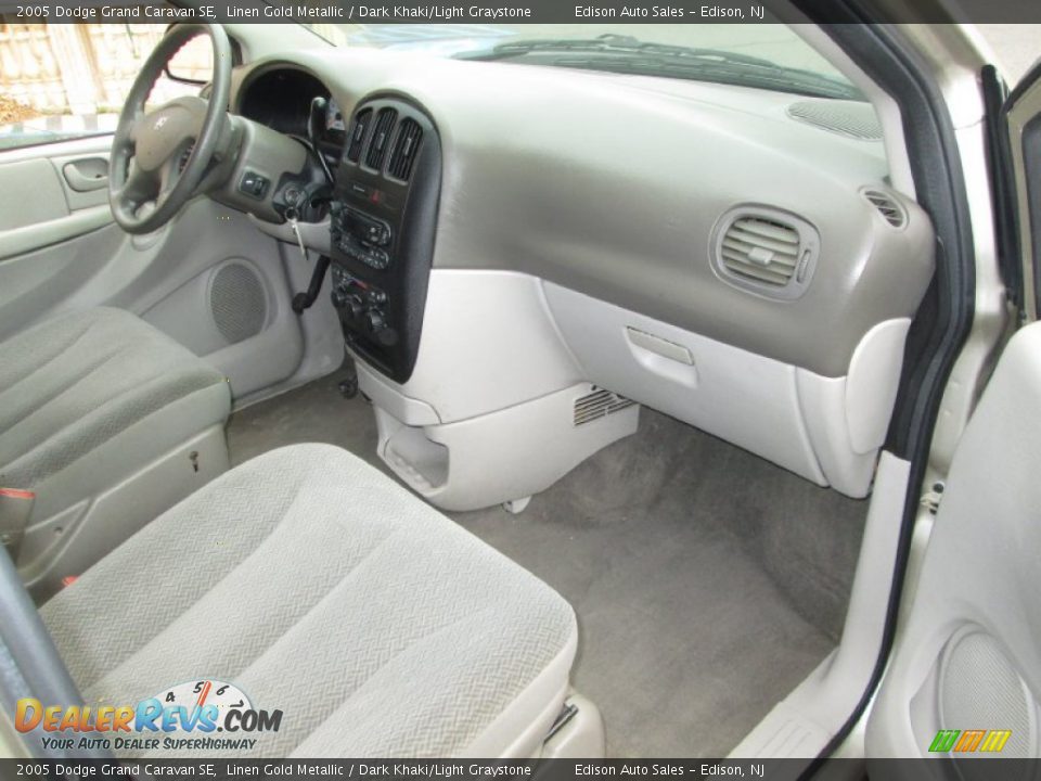 2005 Dodge Grand Caravan SE Linen Gold Metallic / Dark Khaki/Light Graystone Photo #16