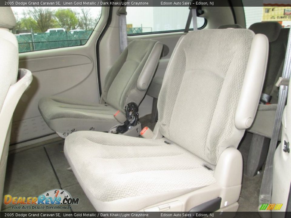 2005 Dodge Grand Caravan SE Linen Gold Metallic / Dark Khaki/Light Graystone Photo #17