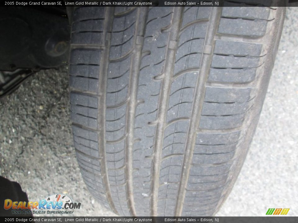 2005 Dodge Grand Caravan SE Linen Gold Metallic / Dark Khaki/Light Graystone Photo #26