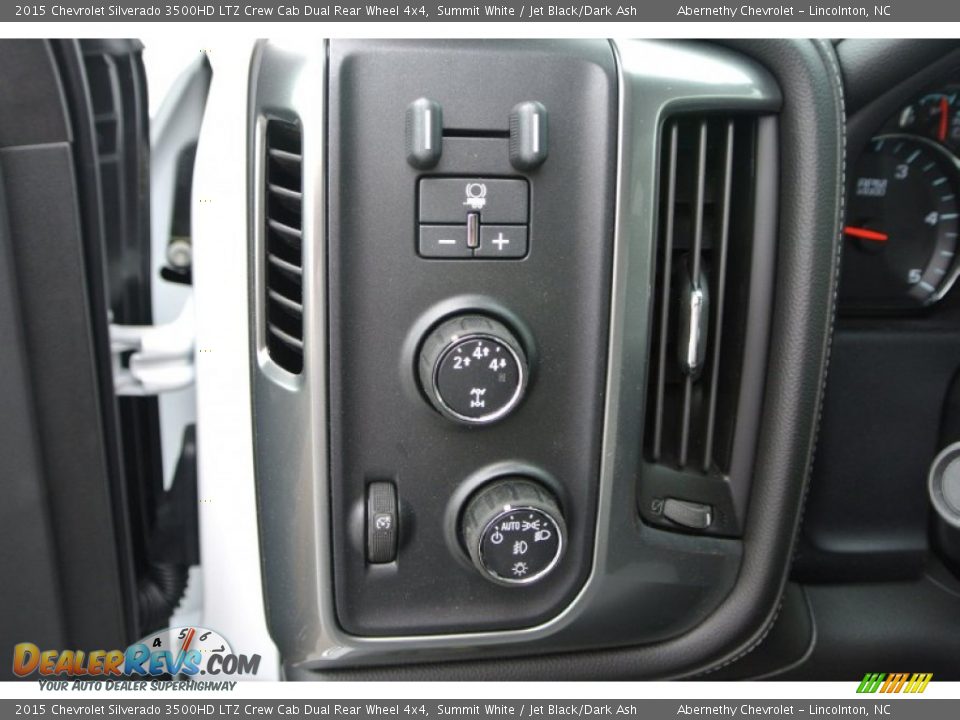 Controls of 2015 Chevrolet Silverado 3500HD LTZ Crew Cab Dual Rear Wheel 4x4 Photo #10