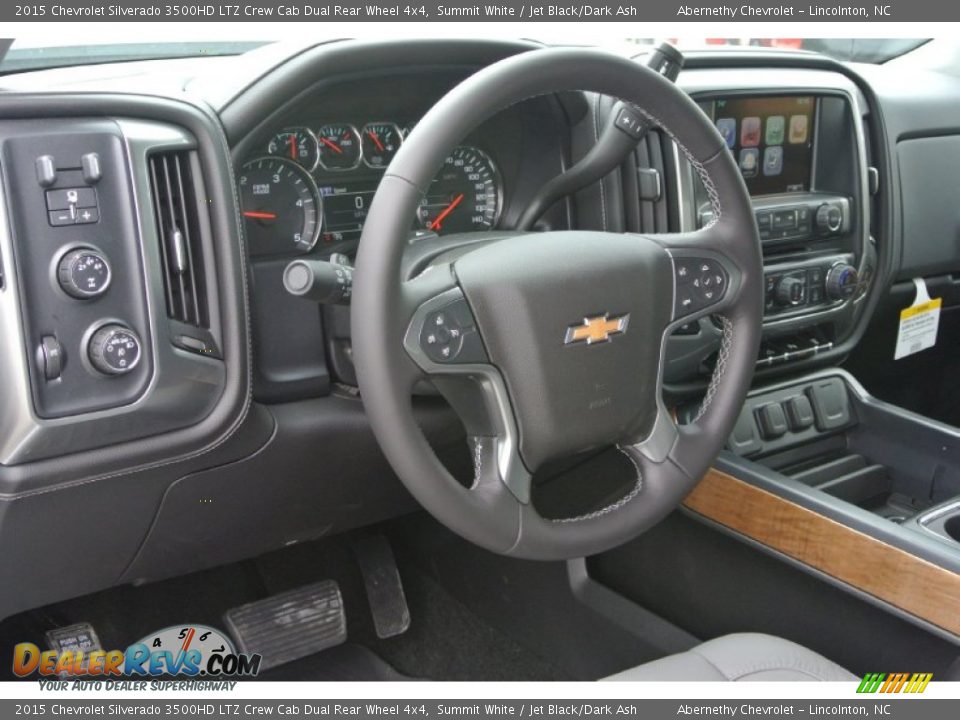 2015 Chevrolet Silverado 3500HD LTZ Crew Cab Dual Rear Wheel 4x4 Steering Wheel Photo #21