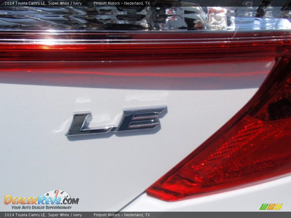 2014 Toyota Camry LE Super White / Ivory Photo #14