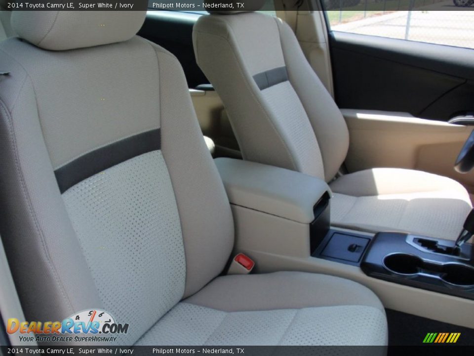 2014 Toyota Camry LE Super White / Ivory Photo #18