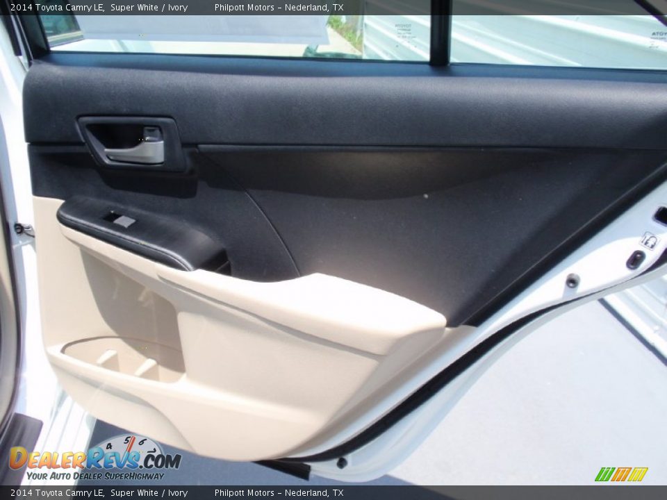 2014 Toyota Camry LE Super White / Ivory Photo #19