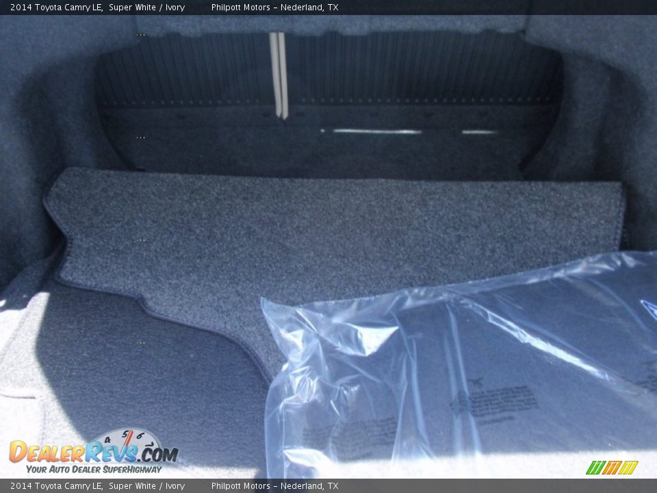 2014 Toyota Camry LE Super White / Ivory Photo #21