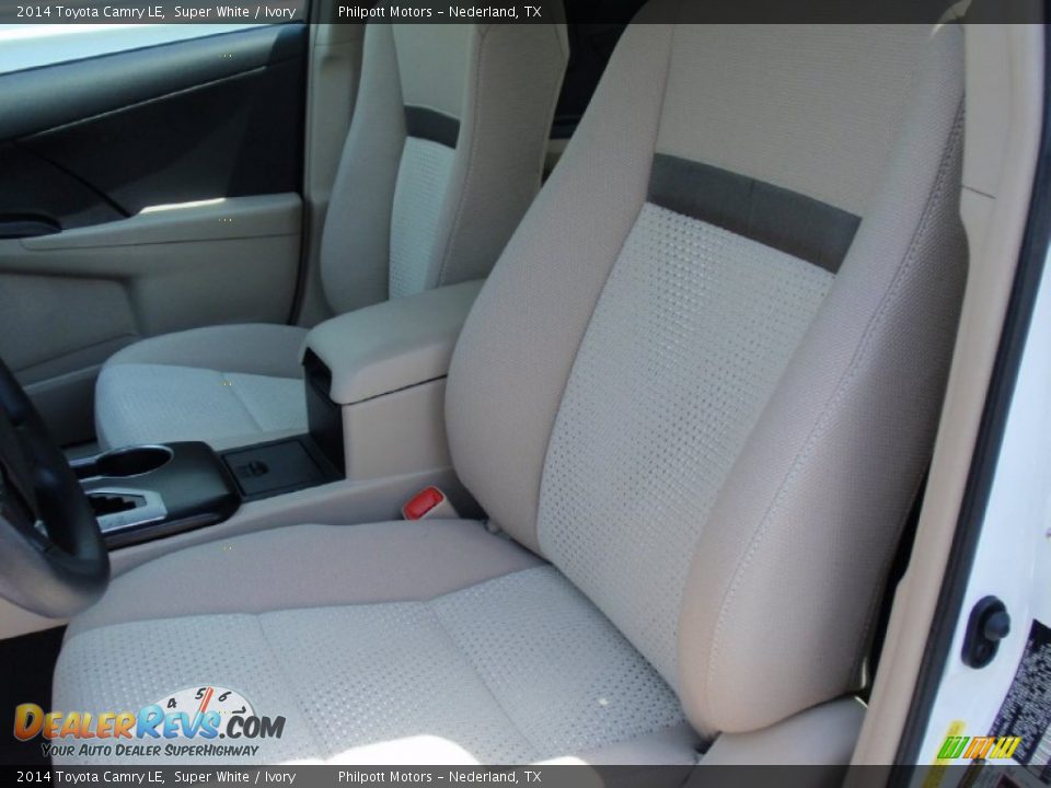 2014 Toyota Camry LE Super White / Ivory Photo #25