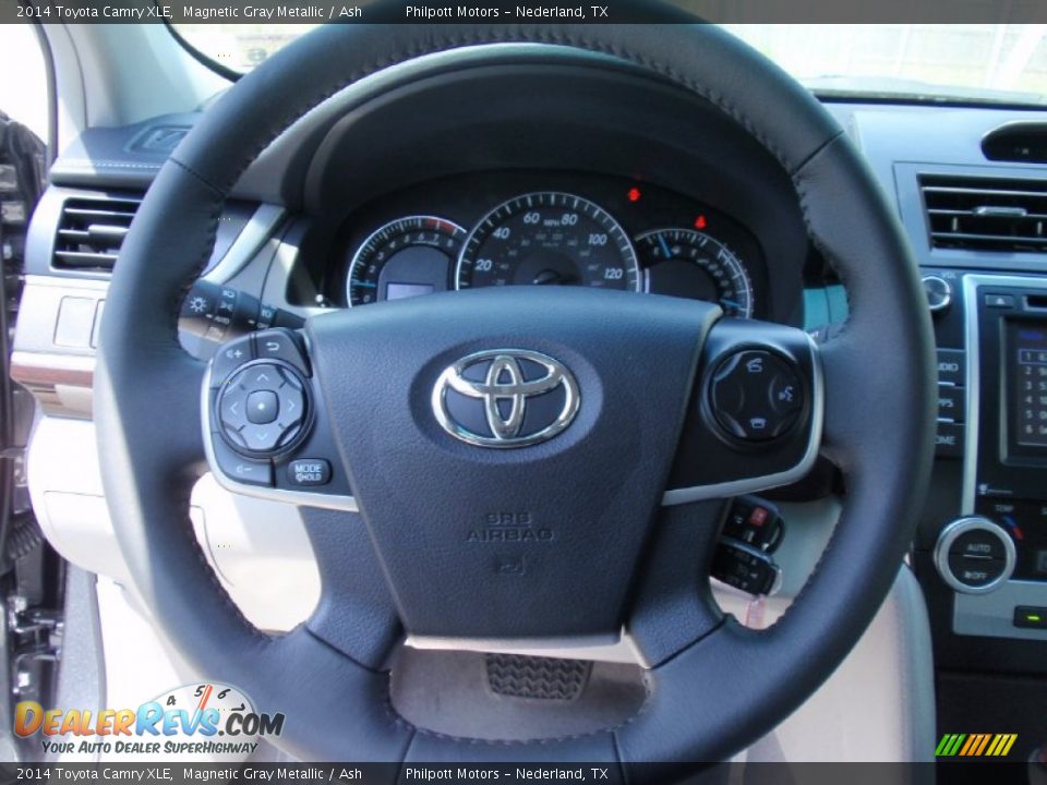 2014 Toyota Camry XLE Magnetic Gray Metallic / Ash Photo #30
