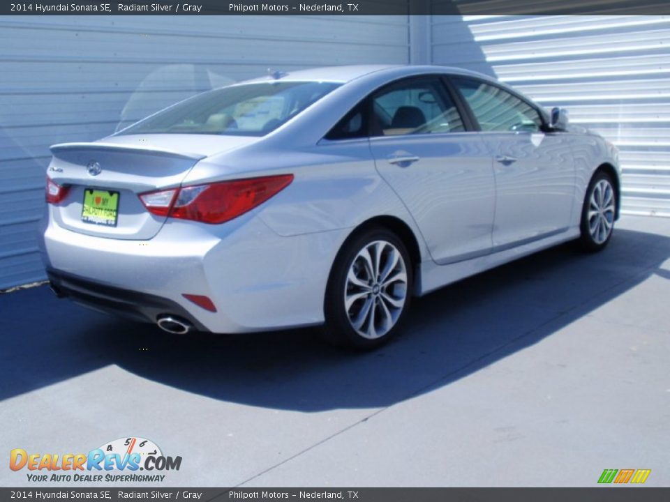 2014 Hyundai Sonata SE Radiant Silver / Gray Photo #4