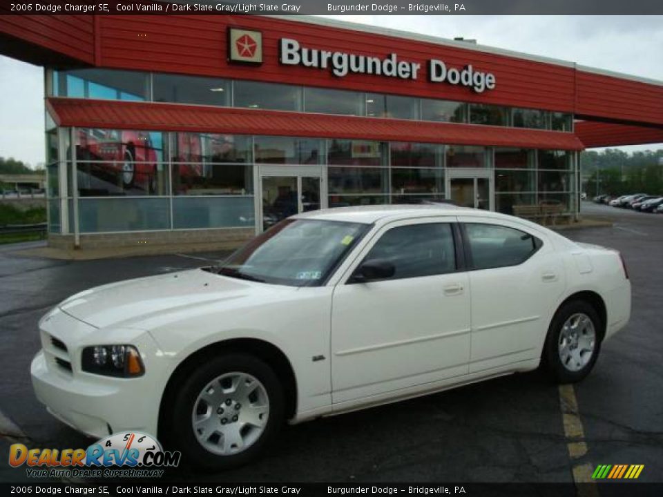 2006 Dodge Charger SE Cool Vanilla / Dark Slate Gray/Light Slate Gray Photo #1