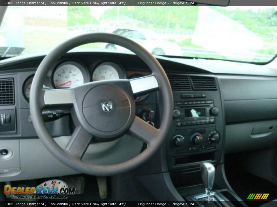 2006 Dodge Charger SE Cool Vanilla / Dark Slate Gray/Light Slate Gray Photo #9