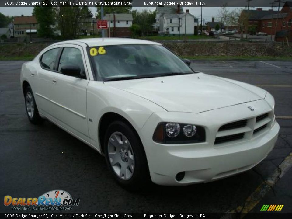 2006 Dodge Charger SE Cool Vanilla / Dark Slate Gray/Light Slate Gray Photo #10