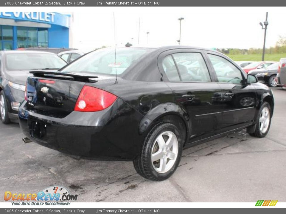 2005 Chevrolet Cobalt LS Sedan Black / Gray Photo #3