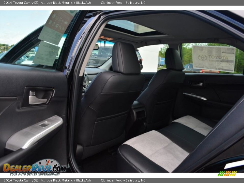 2014 Toyota Camry SE Attitude Black Metallic / Black/Ash Photo #8