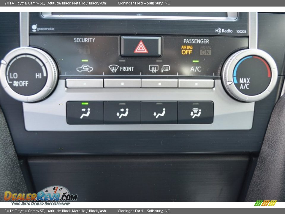 2014 Toyota Camry SE Attitude Black Metallic / Black/Ash Photo #17