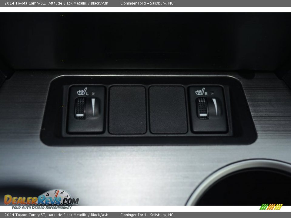 2014 Toyota Camry SE Attitude Black Metallic / Black/Ash Photo #18