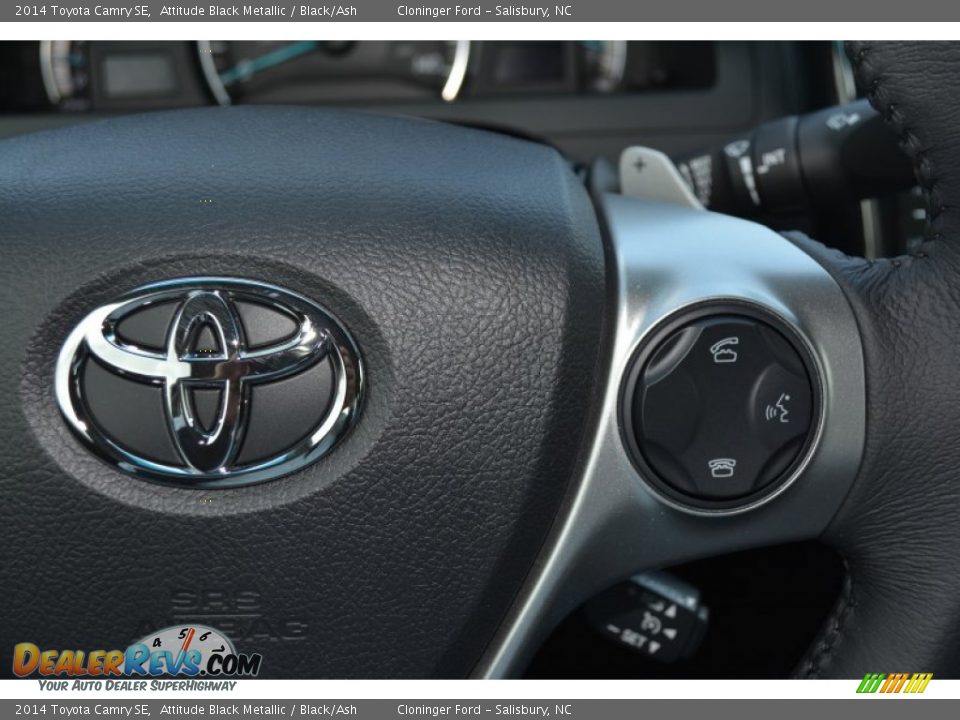 2014 Toyota Camry SE Attitude Black Metallic / Black/Ash Photo #25