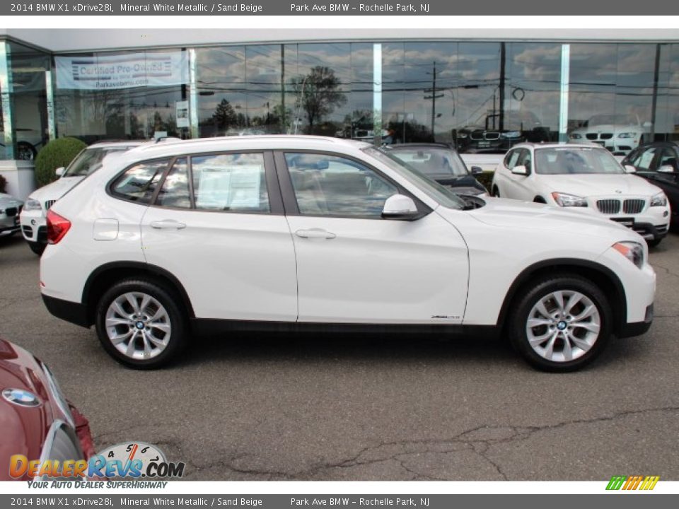2014 BMW X1 xDrive28i Mineral White Metallic / Sand Beige Photo #2