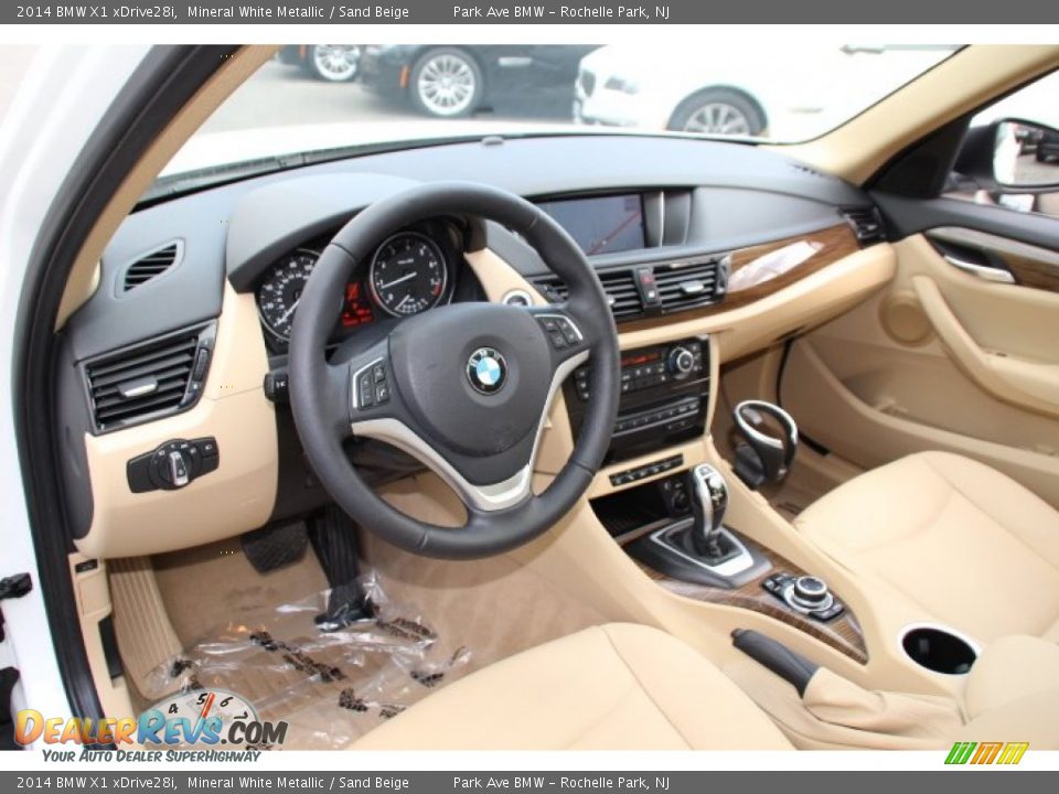 2014 BMW X1 xDrive28i Mineral White Metallic / Sand Beige Photo #10