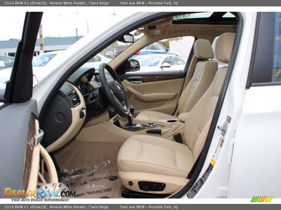 2014 BMW X1 xDrive28i Mineral White Metallic / Sand Beige Photo #11