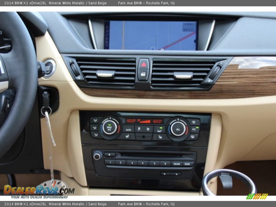 2014 BMW X1 xDrive28i Mineral White Metallic / Sand Beige Photo #14