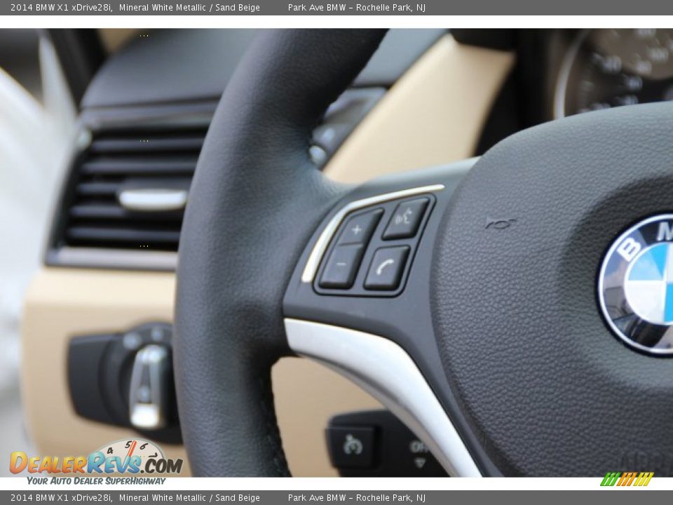 2014 BMW X1 xDrive28i Mineral White Metallic / Sand Beige Photo #17