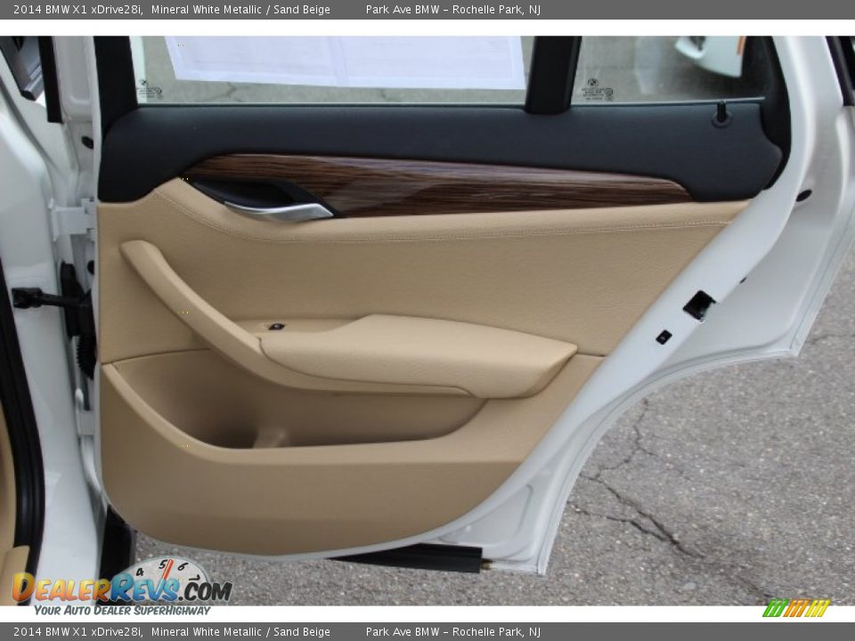 2014 BMW X1 xDrive28i Mineral White Metallic / Sand Beige Photo #23