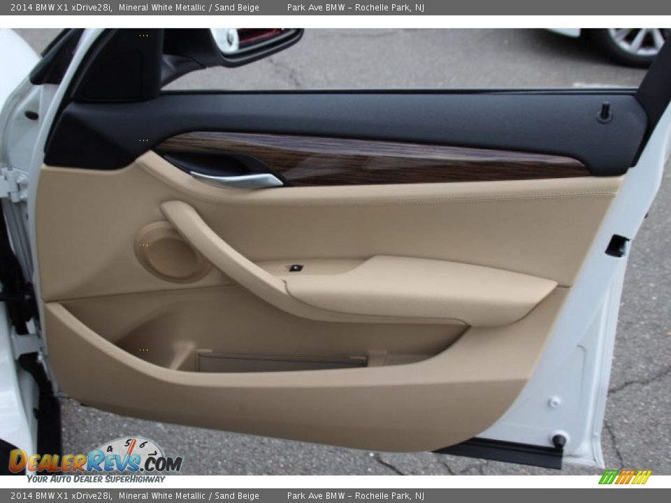 2014 BMW X1 xDrive28i Mineral White Metallic / Sand Beige Photo #25