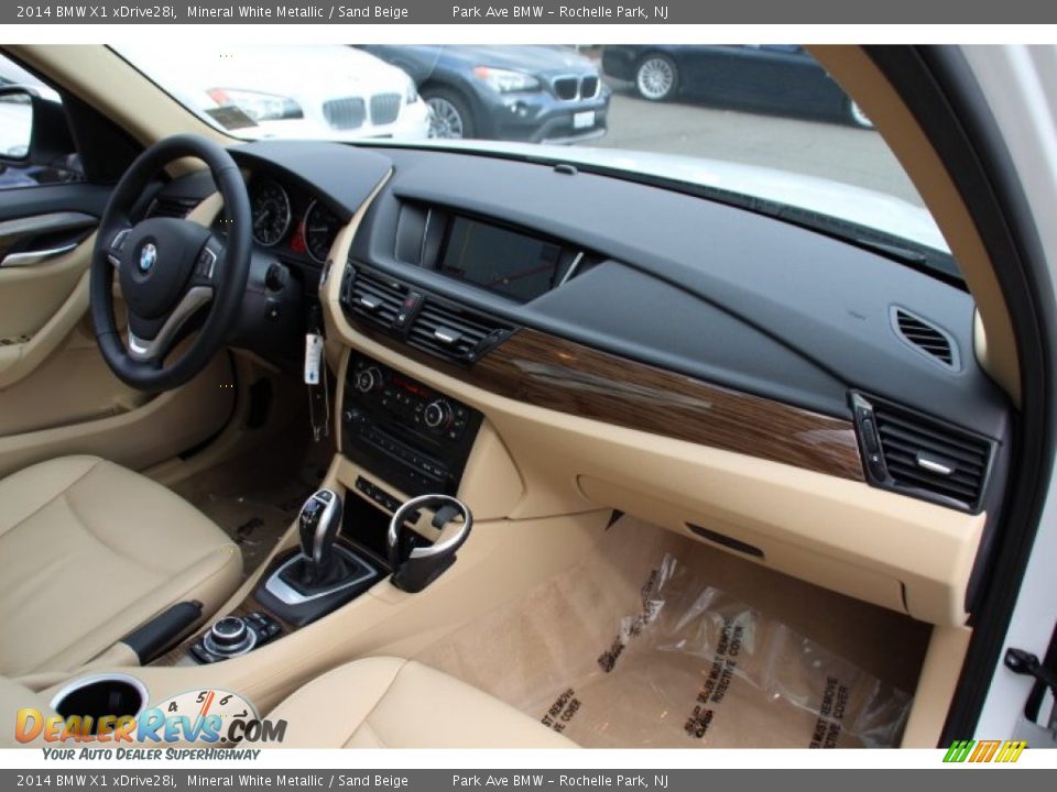 2014 BMW X1 xDrive28i Mineral White Metallic / Sand Beige Photo #26