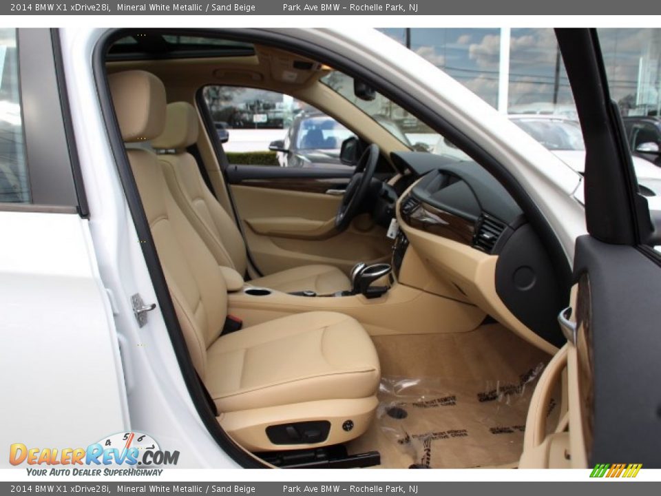 2014 BMW X1 xDrive28i Mineral White Metallic / Sand Beige Photo #27