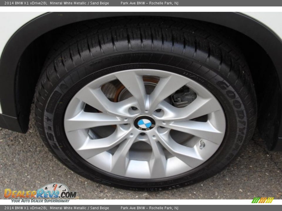 2014 BMW X1 xDrive28i Mineral White Metallic / Sand Beige Photo #32