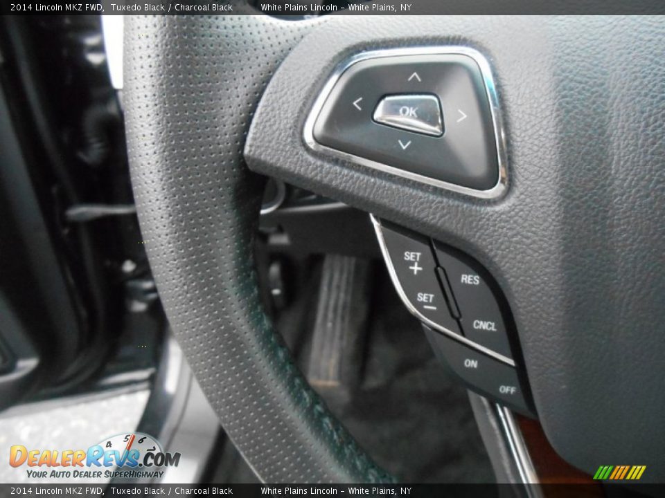 Controls of 2014 Lincoln MKZ FWD Photo #17