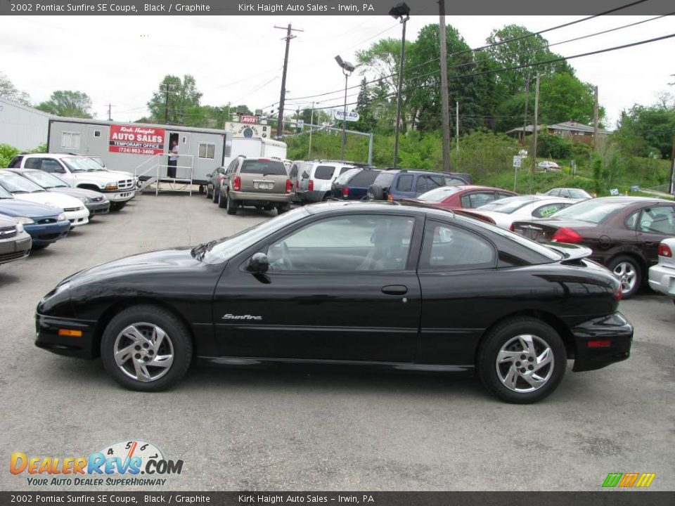 2002 Pontiac Sunfire SE Coupe Black / Graphite Photo #10