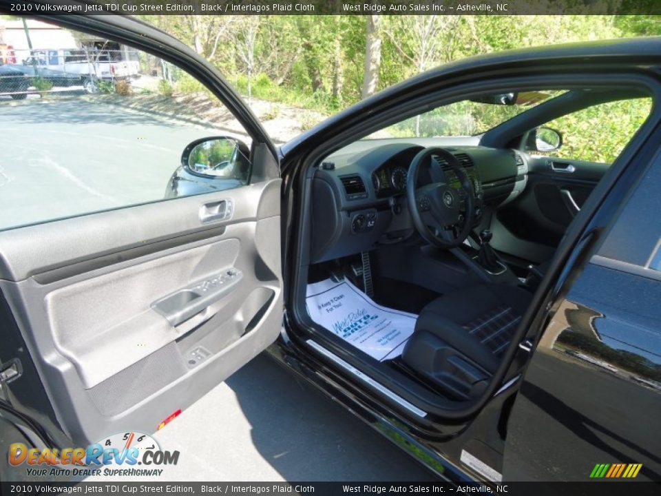 2010 Volkswagen Jetta TDI Cup Street Edition Black / Interlagos Plaid Cloth Photo #10