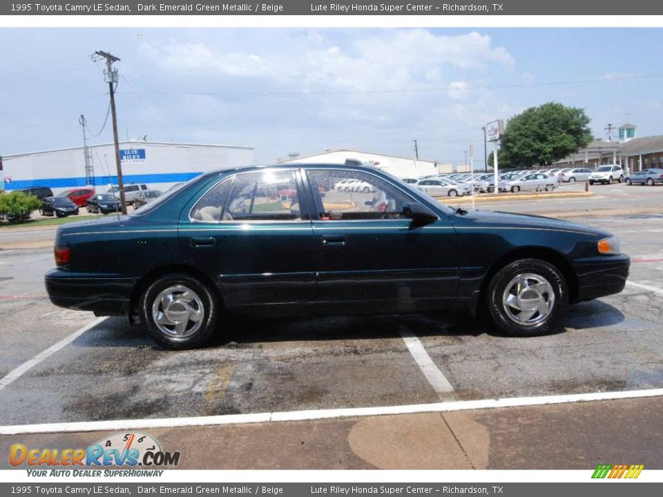 1995 Toyota Camry LE Sedan Dark Emerald Green Metallic / Beige Photo #8