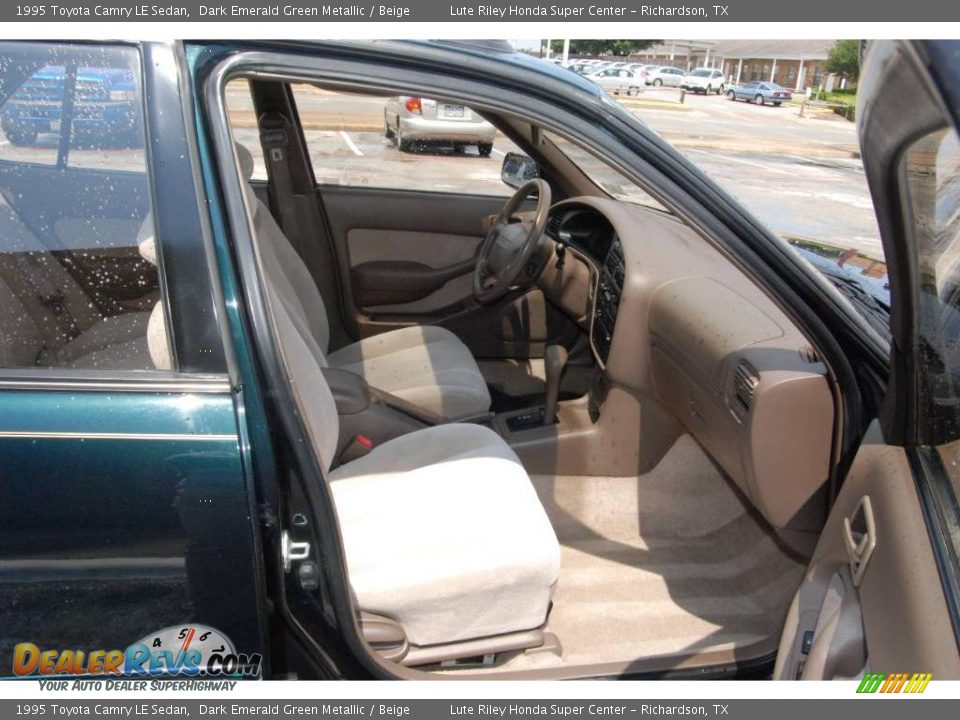 1995 Toyota Camry LE Sedan Dark Emerald Green Metallic / Beige Photo #25