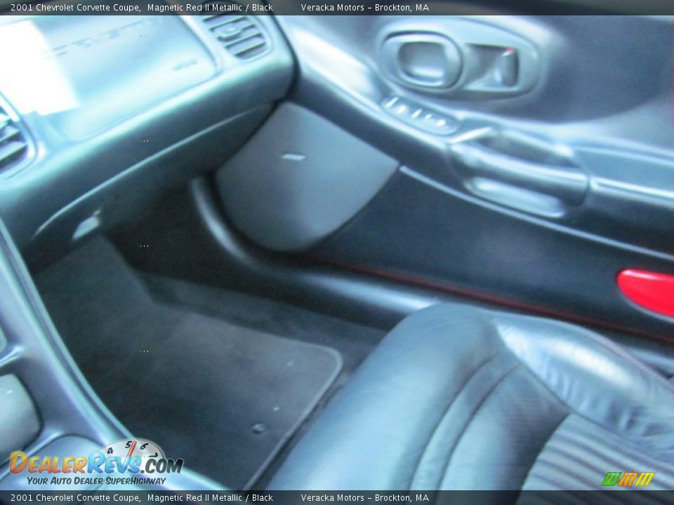 2001 Chevrolet Corvette Coupe Magnetic Red II Metallic / Black Photo #11