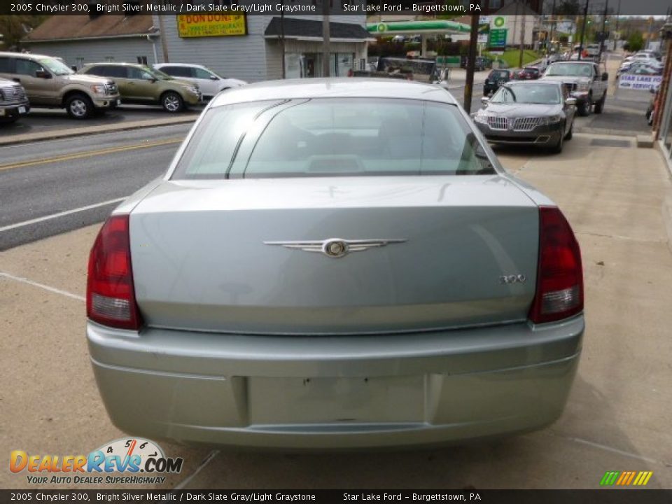 2005 Chrysler 300 Bright Silver Metallic / Dark Slate Gray/Light Graystone Photo #5