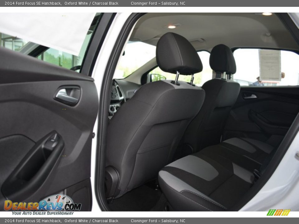 2014 Ford Focus SE Hatchback Oxford White / Charcoal Black Photo #8