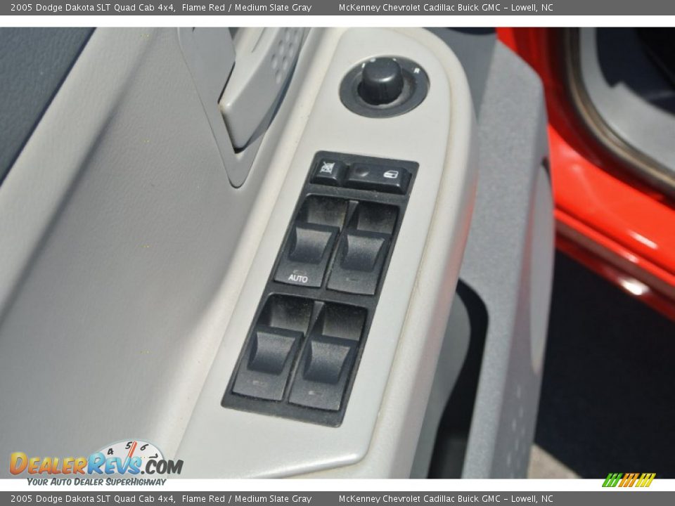 2005 Dodge Dakota SLT Quad Cab 4x4 Flame Red / Medium Slate Gray Photo #11