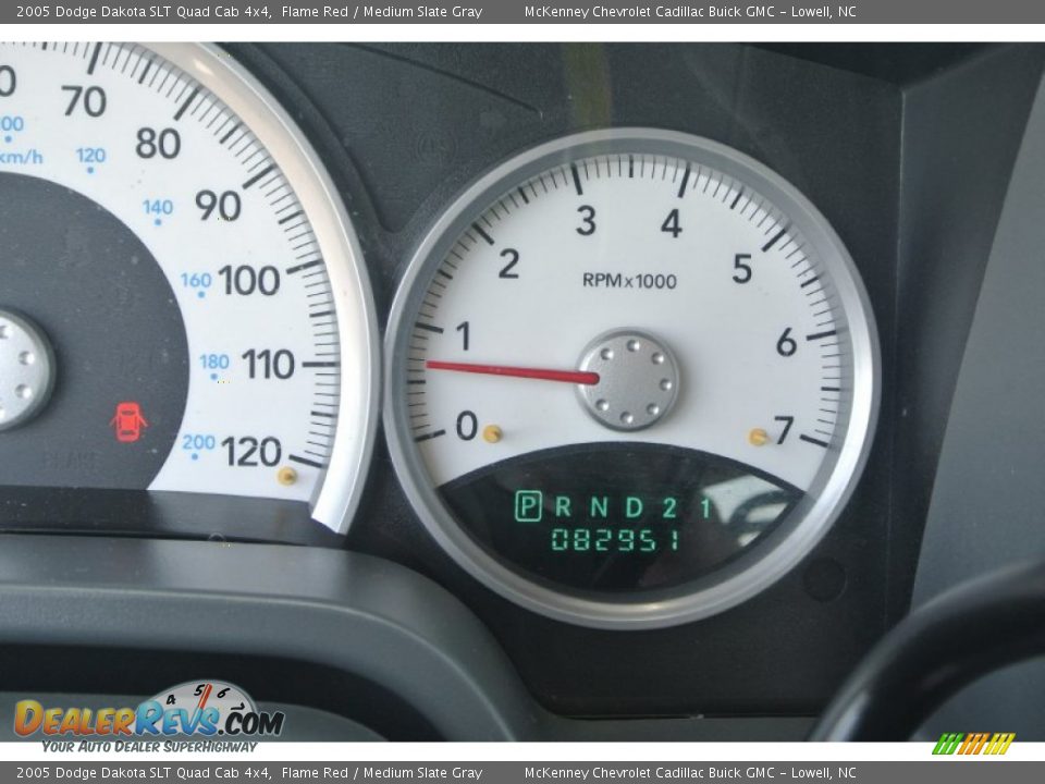 2005 Dodge Dakota SLT Quad Cab 4x4 Flame Red / Medium Slate Gray Photo #15