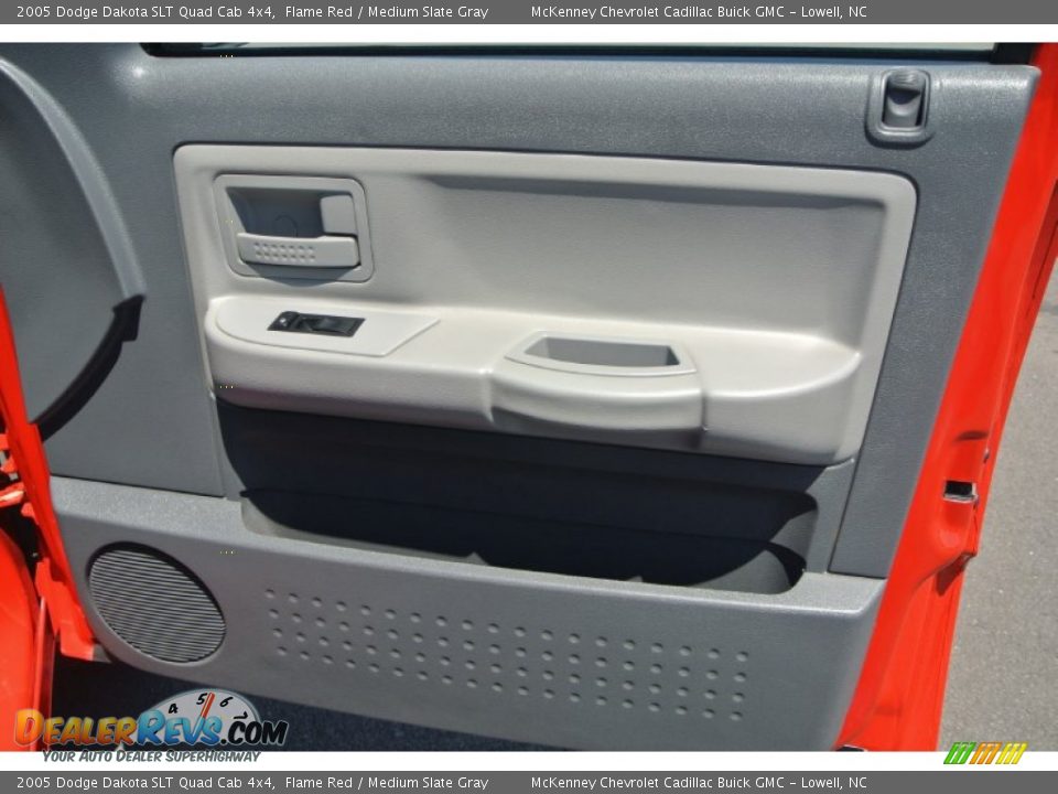 2005 Dodge Dakota SLT Quad Cab 4x4 Flame Red / Medium Slate Gray Photo #20