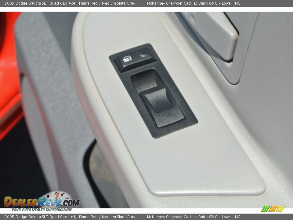 2005 Dodge Dakota SLT Quad Cab 4x4 Flame Red / Medium Slate Gray Photo #21