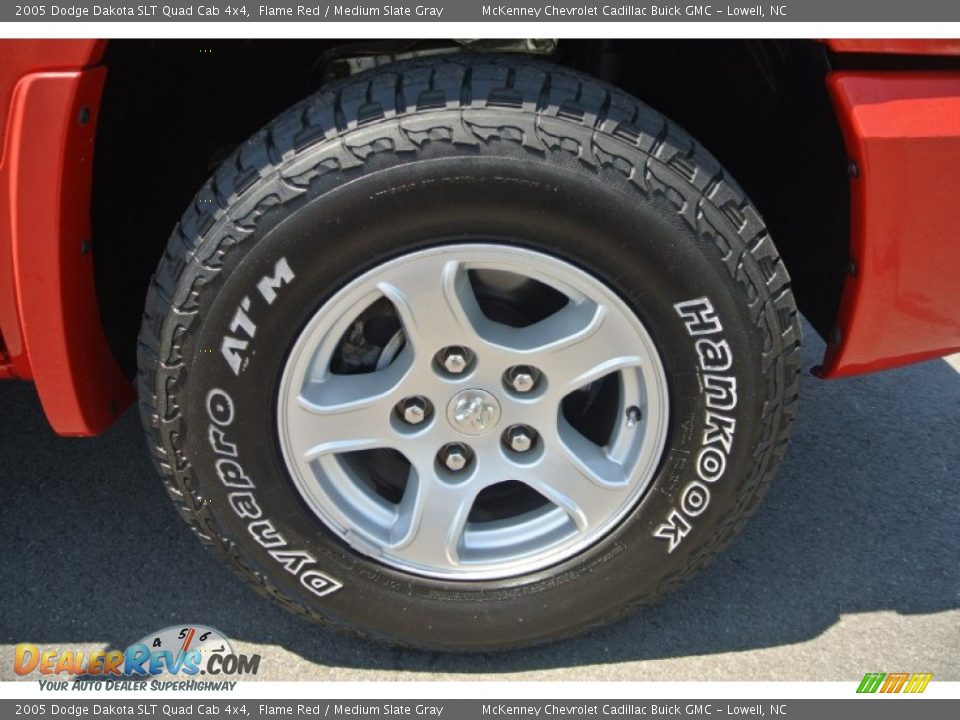 2005 Dodge Dakota SLT Quad Cab 4x4 Flame Red / Medium Slate Gray Photo #22