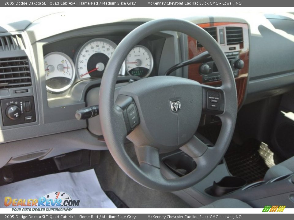 2005 Dodge Dakota SLT Quad Cab 4x4 Flame Red / Medium Slate Gray Photo #24